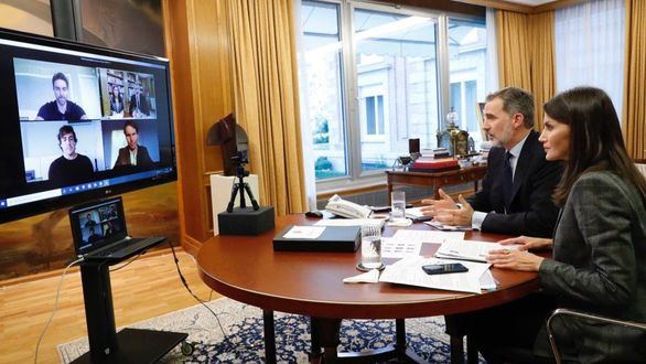 Los Reyes hablan con Nadal, Gasol y Banderas para restaurar la imagen de España