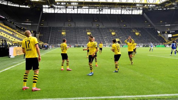 Bundesliga. Haaland inaugura la vuelta del fútbol con una exhibición
