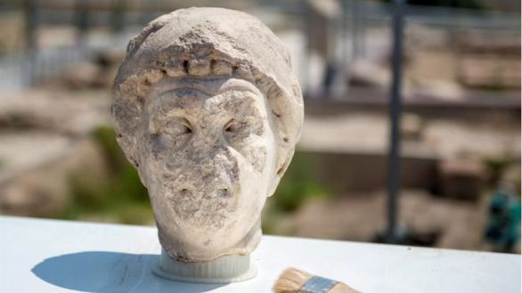 Hallado un busto del siglo I en una excavación en Cástulo (Jaén)