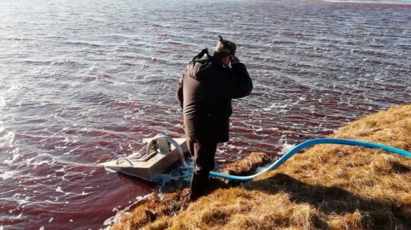 Rusia se moviliza para enfrentar el desastre ecológico generado en el Ártico