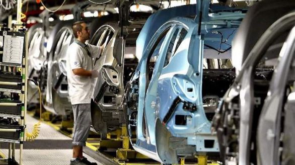 La producción industrial sufre en abril la mayor caída de la serie histórica