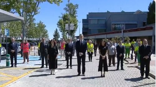 Los Reyes guardan un minuto de silencio en el último día de luto oficial