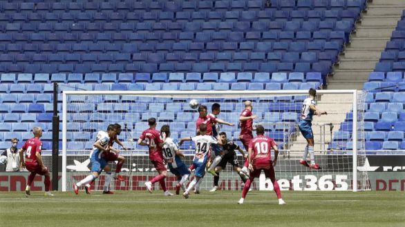 El Espanyol aprovecha un error del Alavés para salir a flote | 2-0