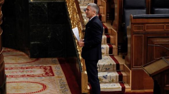 Marlaska y el Gobierno dejan el Congreso durante la reprobación