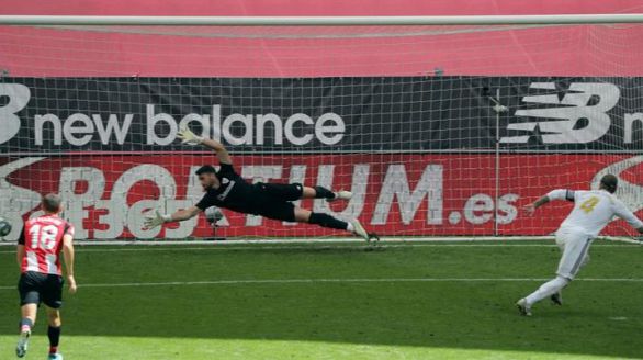 Otro penalti salva al Madrid de una peligrosa siesta en San Mamés |0-1