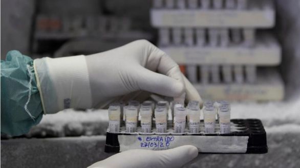 Reino Unido acusa a Rusia de tratar de robar información sobre la vacuna