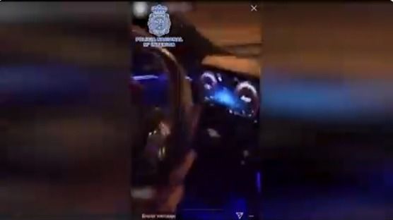 Detenido tras publicar un vídeo en el que conducía bailando a más de 200 km/h