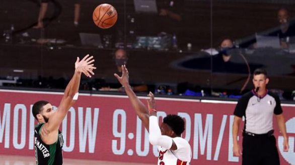 NBA Playoffs . Los Celtics despiertan y fuerzan el sexto partido ante los Heat
