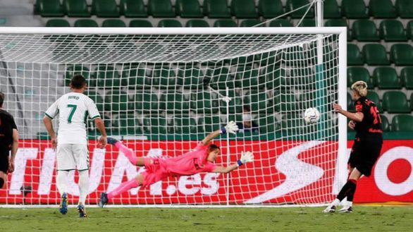 La Real Sociedad despega en territorio del Elche | 0-3