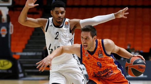 Euroliga. El Valencia sufre para debutar con victoria ante el Villeurbanne (65-63)