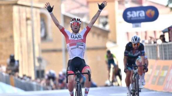 Giro. Ulissi se impone a Sagan en el esprint de Agrigento