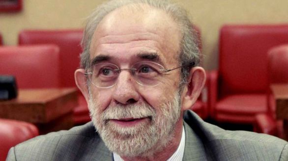 Dimite el magistrado del TC procesado por maltrato, Fernando Valdés