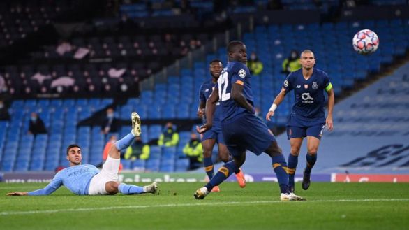 El City de Guardiola escapa de la trampa del Oporto | 3-1
