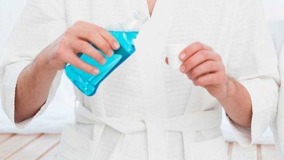 Descubren que algunos enjuagues bucales pueden inactivar el coronavirus