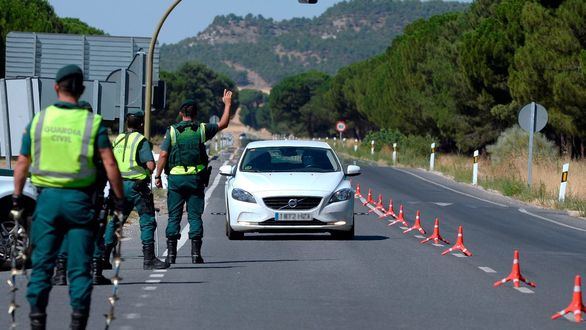 Detenido con un permiso de conducción de la 'República Errante Menda Lerenda'