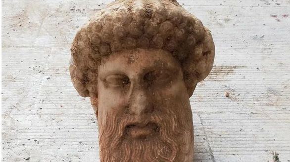 Hallada en Atenas una cabeza del dios Hermes durante unas obras de alcantarillado