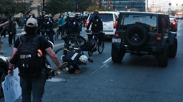 Enfrentamientos entre seguidores y detractores de Trump en Washington