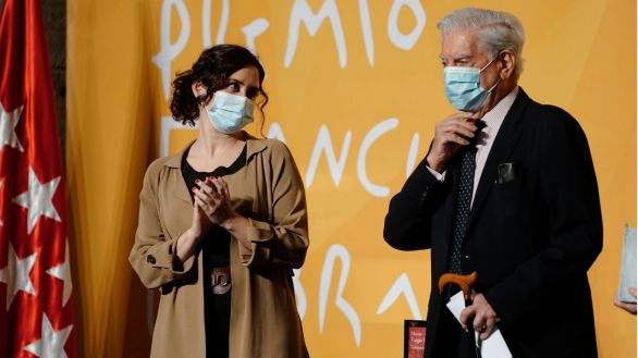 Díaz Ayuso quiere contar con Vargas Llosa para hacer de Madrid la capital del español