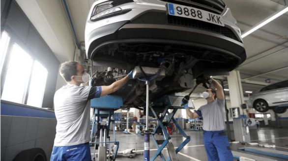 Tibia acogida de las ayudas del Gobierno por parte del sector del automóvil