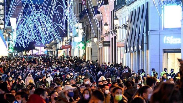 Aglomeraciones en las grandes ciudades en plena segunda ola y sin llegar aún la Navidad