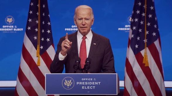 Biden se fractura el pie jugando con uno de sus perros