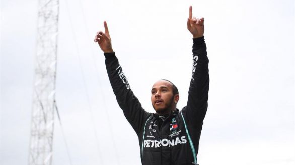 Lewis Hamilton da positivo en coronavirus y se perderá el GP de Shakir