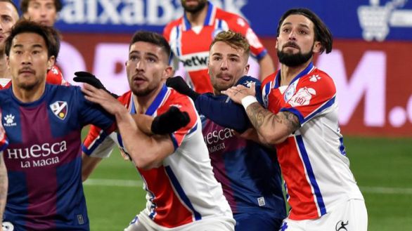 El Huesca frena al Alavés y toma oxígeno | 1-0