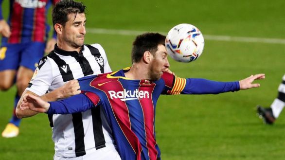 Messi rescata a Koeman y al Barcelona contra el Levante | 1-0
