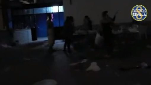 Desalojadas 300 personas que celebraban una boda en Sevilla