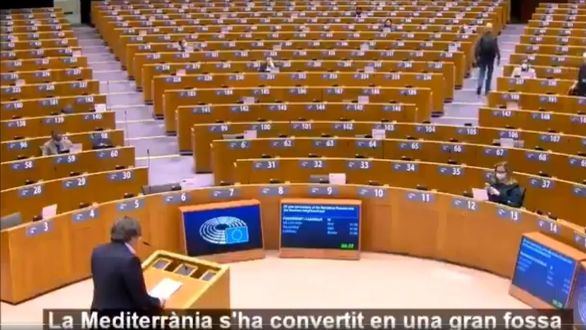 Puigdemont interviene en Bruselas ante un Parlamento vacío