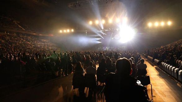 El polémico concierto de Raphael enfrenta a Illa y a la Comunidad de Madrid
