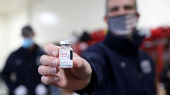 Arrestado el farmacéutico que echó a perder más de 500 dosis de la vacuna contra el Covid