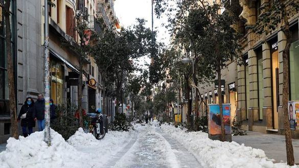 El truco para evitar las caídas por el hielo es caminar como un pingüino