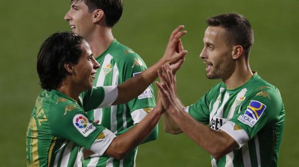 El Betis alimenta su renacer y congela al Celta de Coudet | 2-1