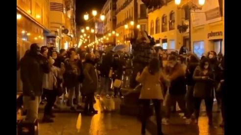 Continúan las fiestas ilegales en plena oleada de contagios