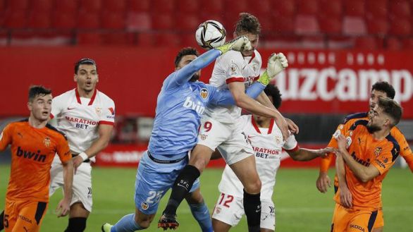Copa del Rey. El Sevilla luce y el Almería apea al Osasuna
