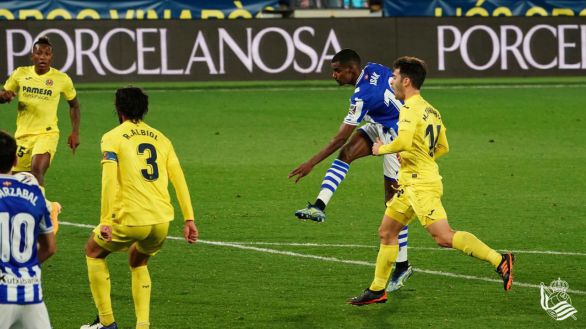 Isak rescata en el descuento en El Madrigal un punto para la Real |1-1
