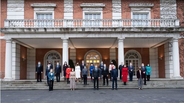 Nueva foto de familia del Gobierno: Iceta se estrena en el Consejo de Ministros