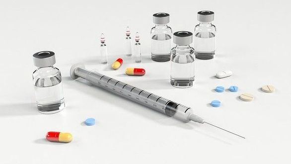 Vitaminas, esteroides y antivirales pueden frenar la infección del coronavirus
