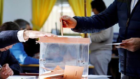 Los contagiados de coronavirus podrán votar presencialmente en las elecciones del 14F
