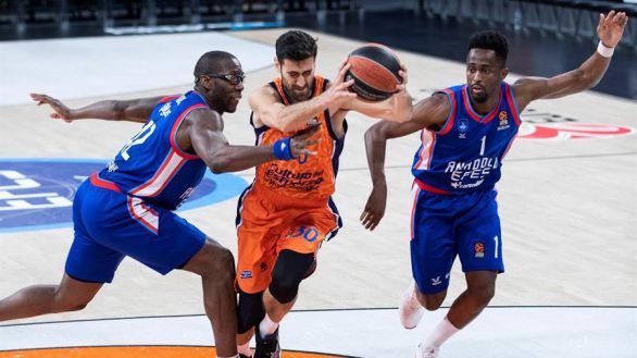 Euroliga. El Anadolu Efes frena la progresión del Valencia Basket | 99-83