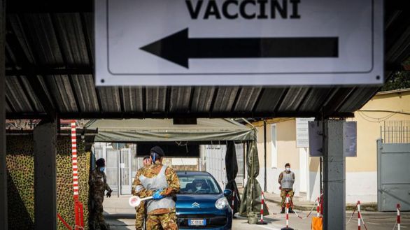 Italia, primer país europeo que prohíbe la exportación de vacunas