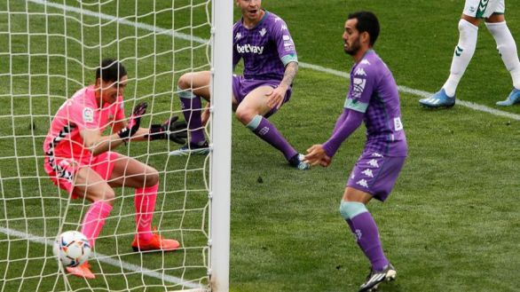 El Betis también tropieza en Elche | 1-1