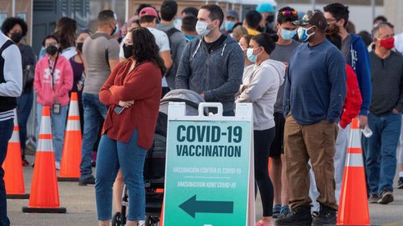 EEUU garantizará el acceso a la vacuna a toda su población adulta desde el 19 de abril