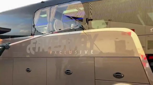 Apedreado el autobús del Real Madrid en su llegada al estadio de Anfield