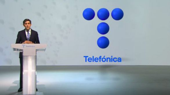 Álvarez-Pallete presenta la nueva imagen de Telefónica durante la Junta de Accionistas
