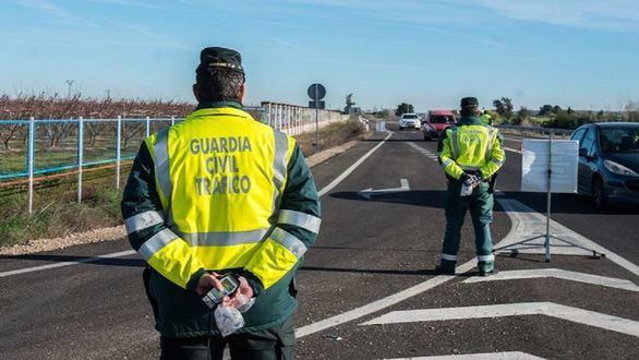 La Generalidad, con retraso y por orden del TSJC, se compromete a vacunar a policías y guardias civiles