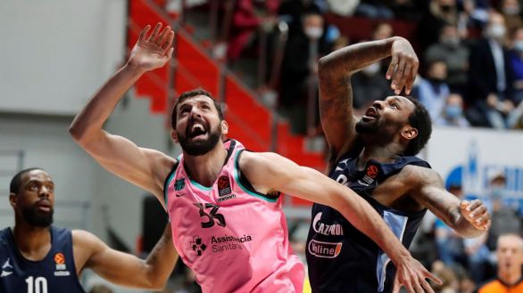 Euroliga Playoffs . Paliza del Zenit al Barcelona, que se la jugará a una carta | 74-61