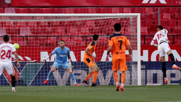 En-Nesyri aferra al Sevilla a sus opciones de título | 1-0