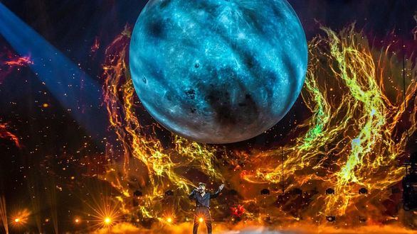 Un emotivo Blas Cantó canta a la luna en su primer ensayo para Eurovisión